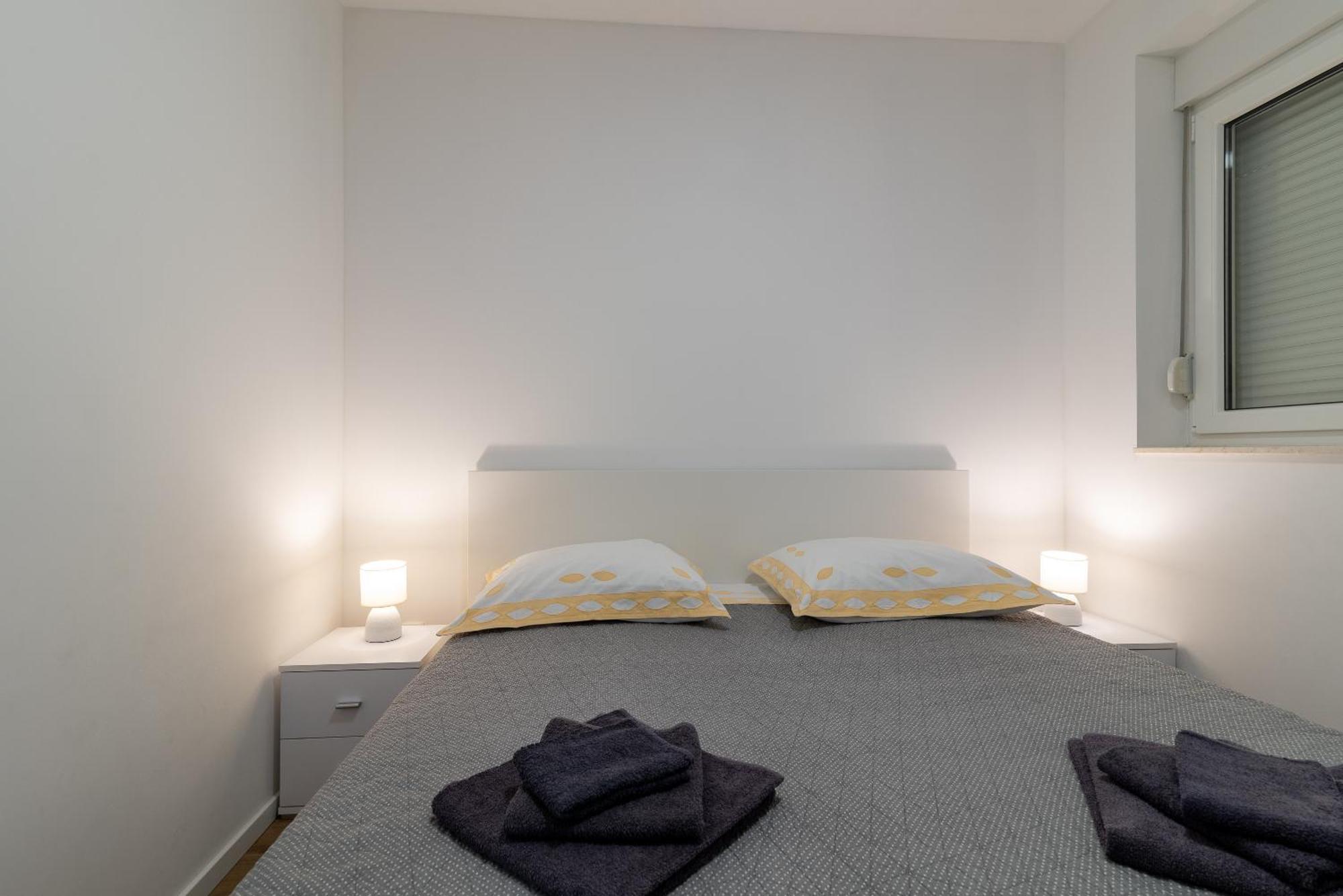 Apartman Dino Trogir Exteriör bild