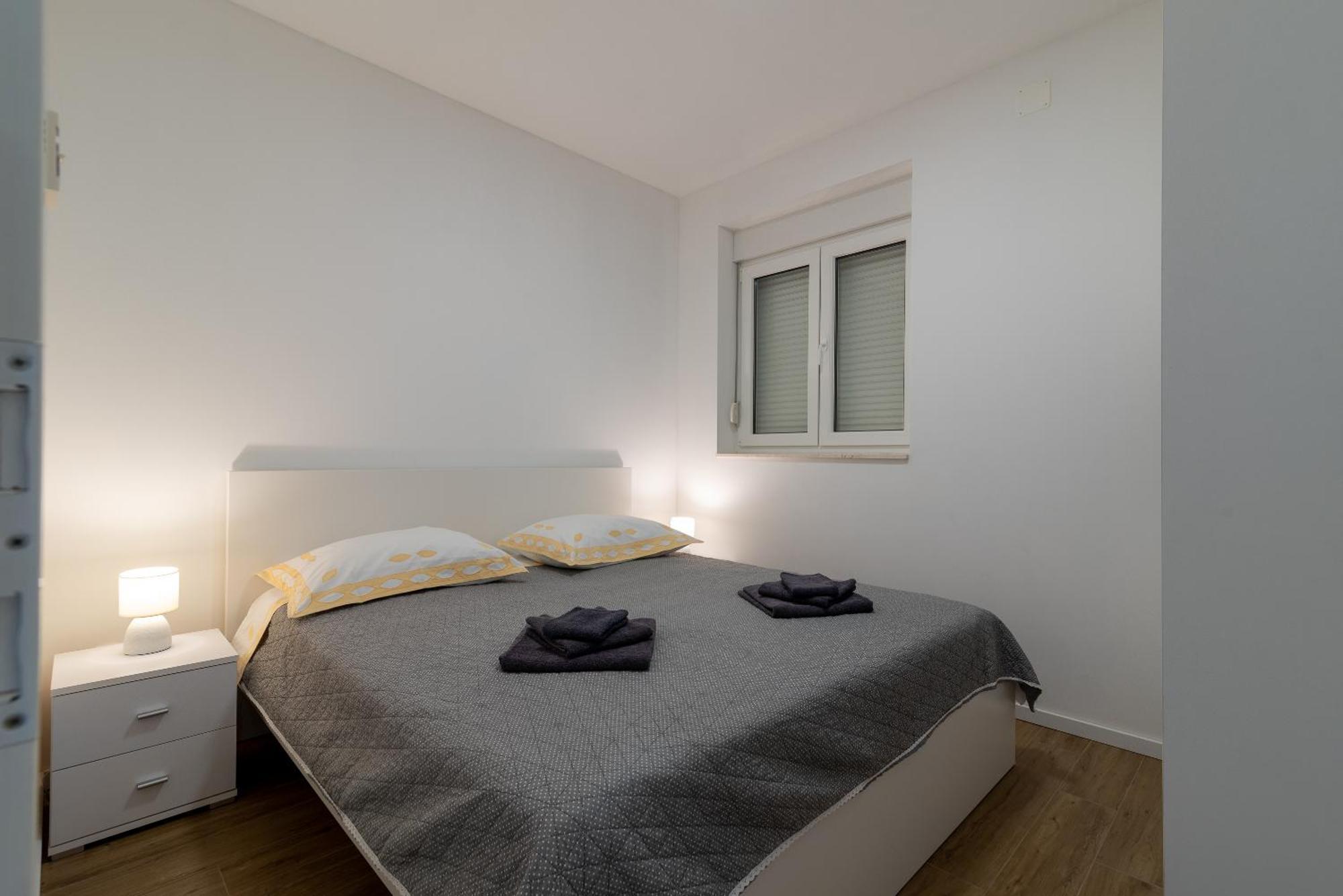 Apartman Dino Trogir Exteriör bild