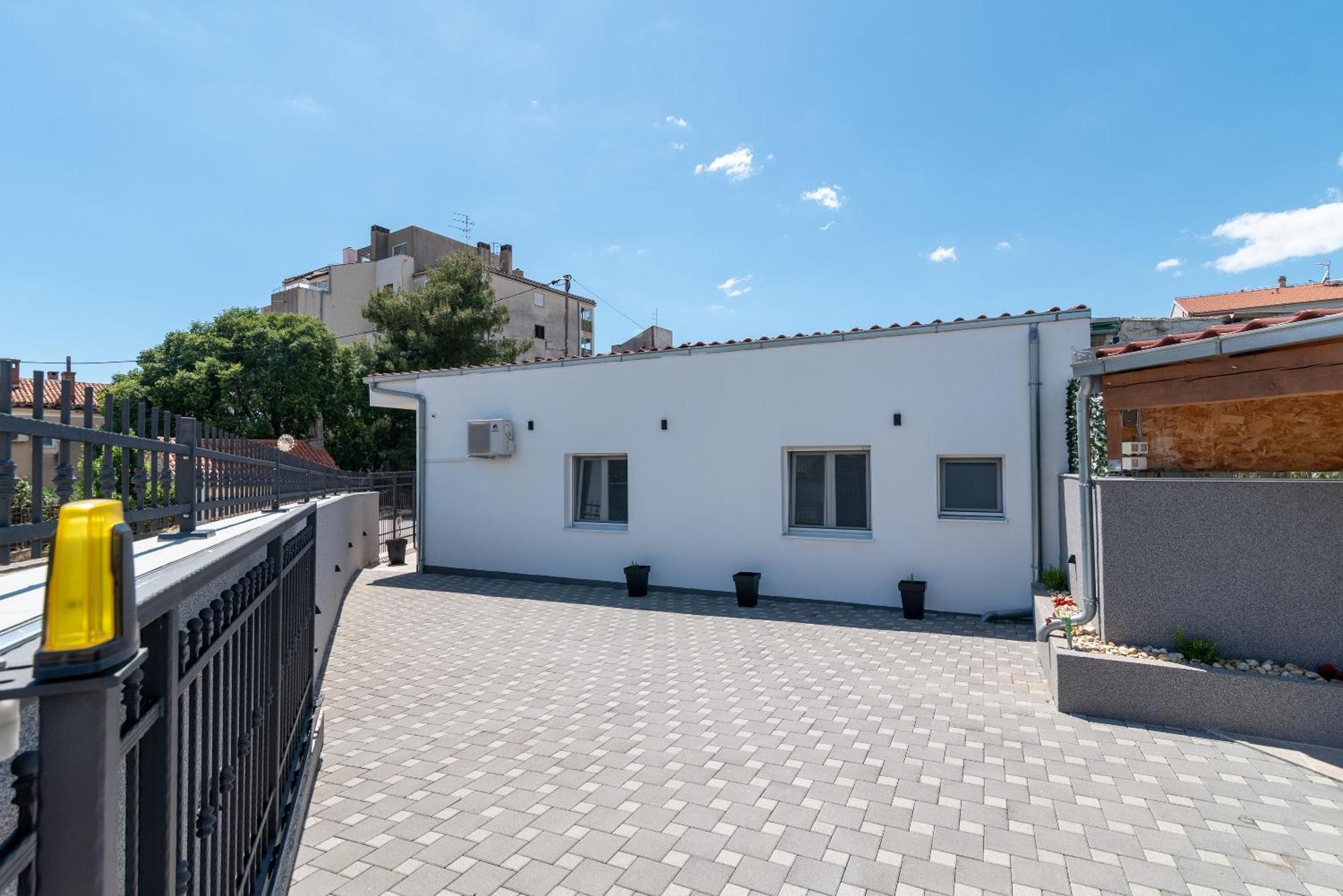 Apartman Dino Trogir Exteriör bild