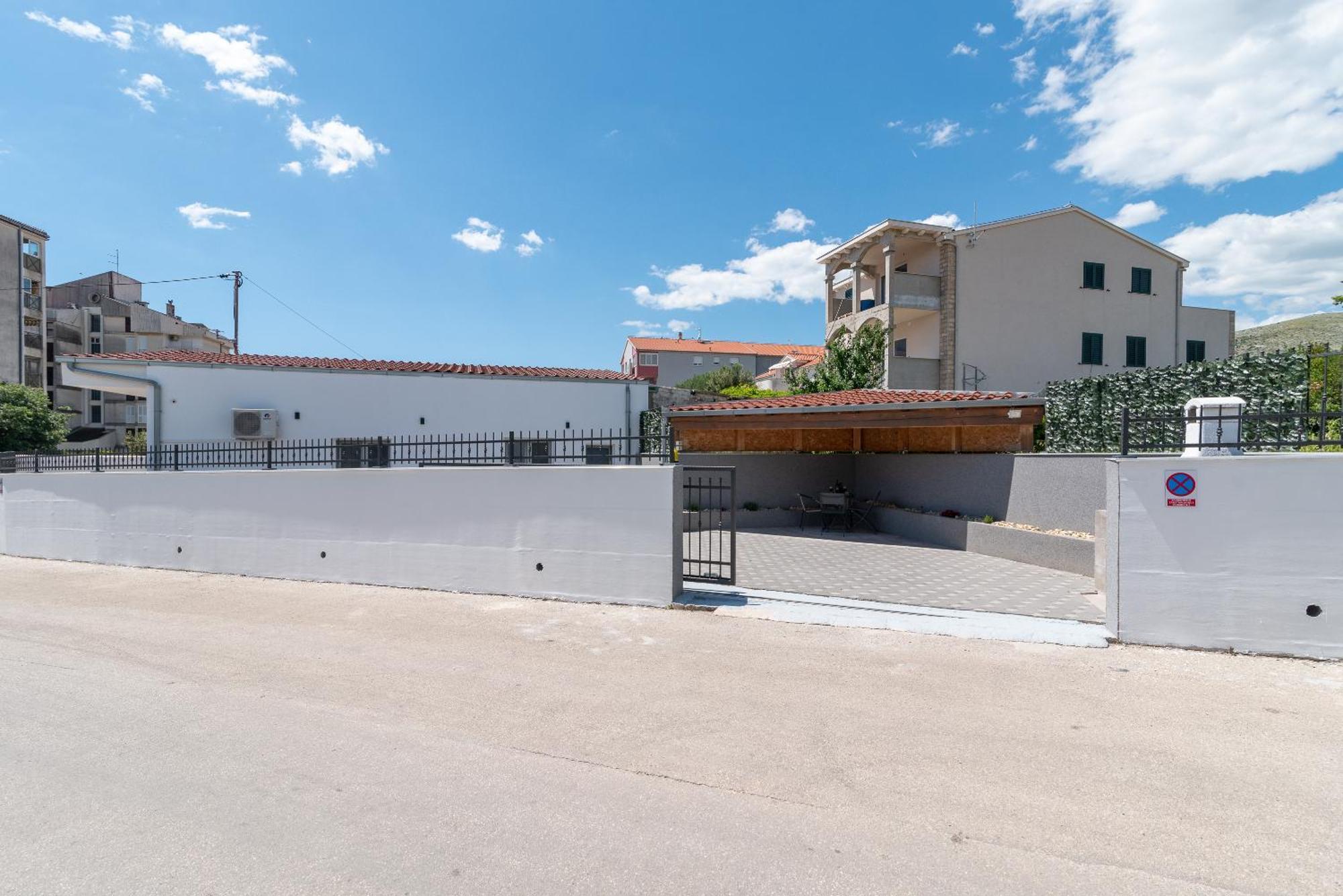 Apartman Dino Trogir Exteriör bild
