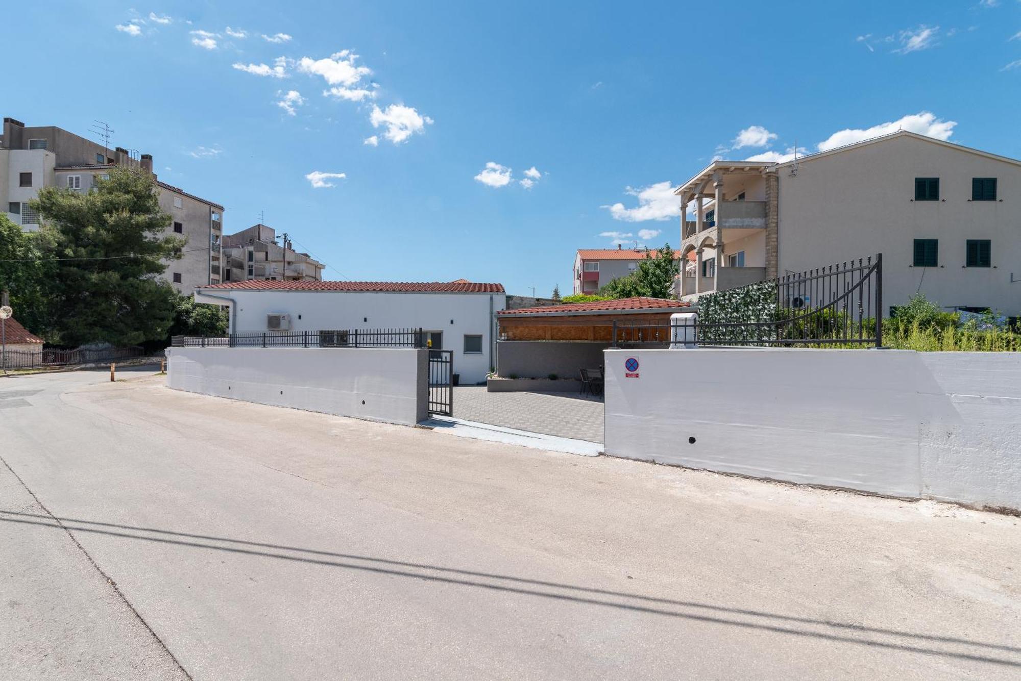 Apartman Dino Trogir Exteriör bild