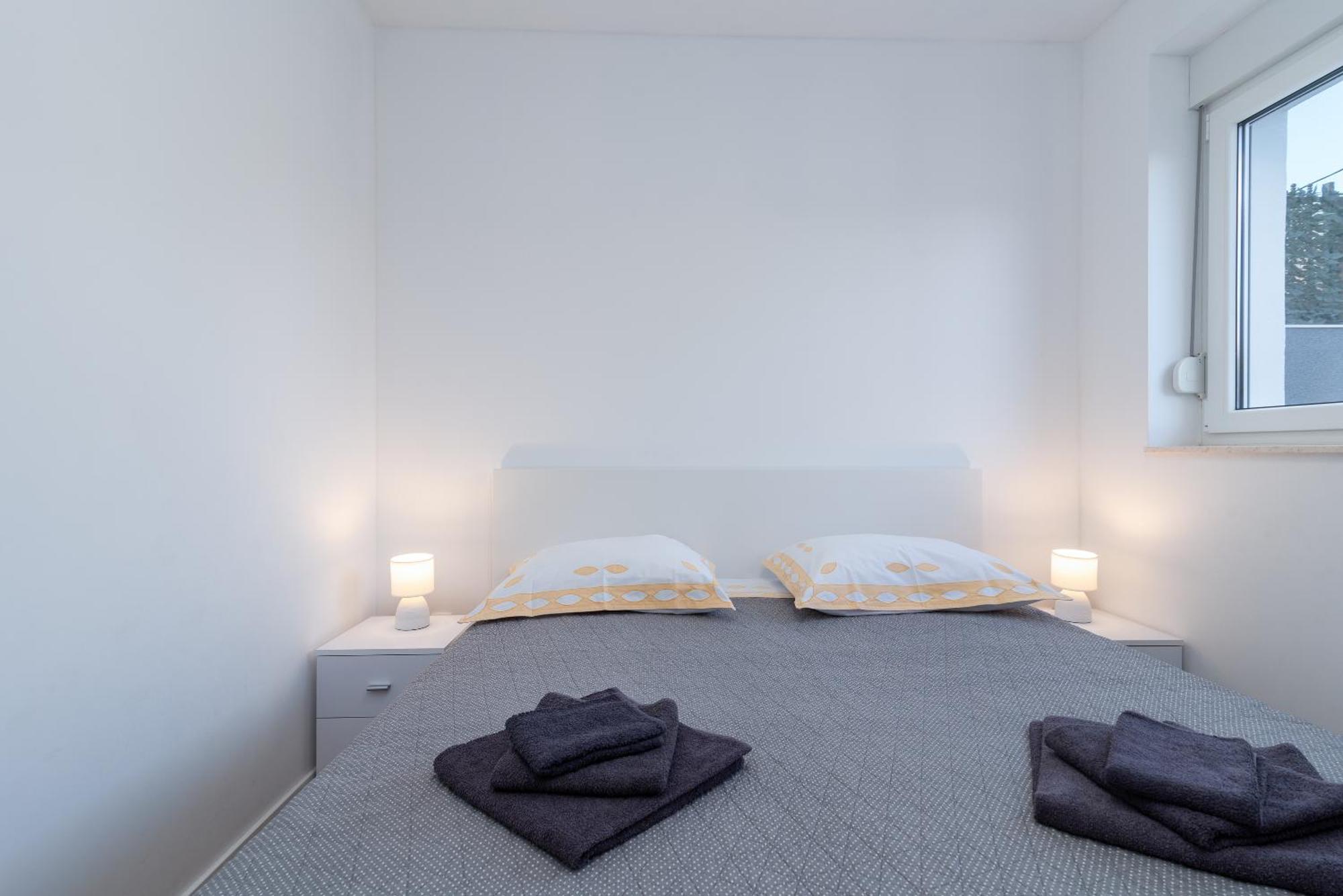 Apartman Dino Trogir Exteriör bild
