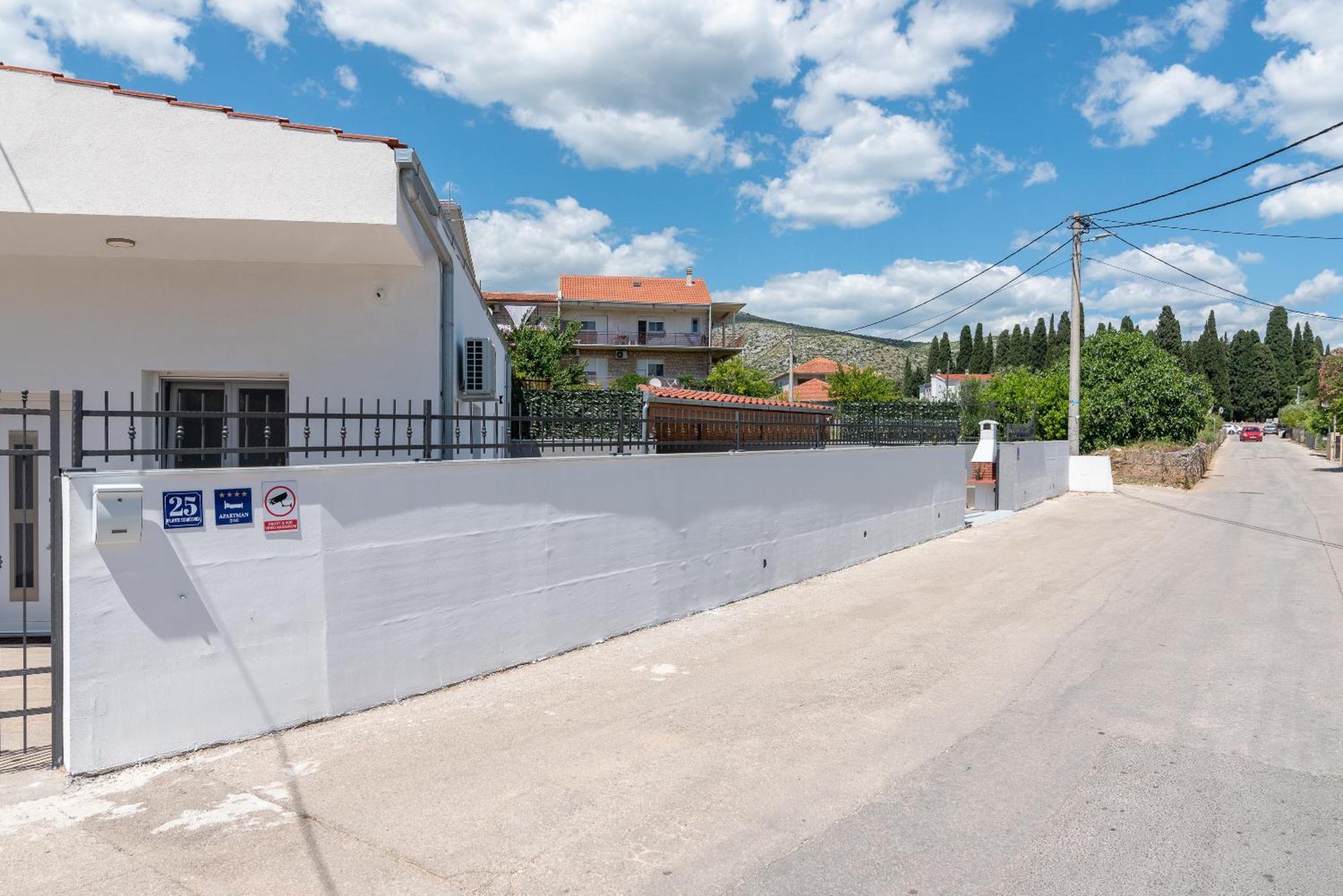 Apartman Dino Trogir Exteriör bild